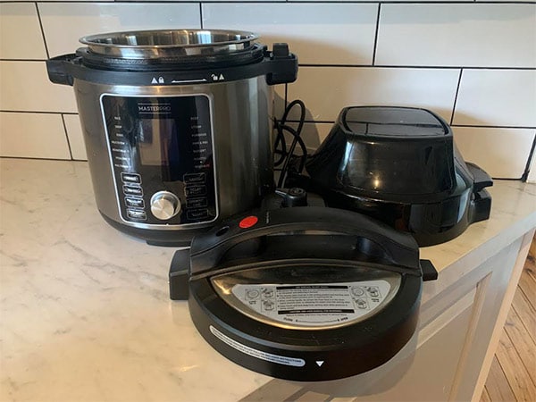 MASTERPRO Ultimate All-in-One Multi Cooker and Airfryer Review - 2 lids