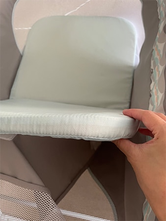 Ingenuity FoldAway Rocking Bassinet Review - mattress